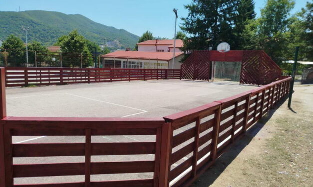 Заврши реконструкцијата на фудбалското игралиште во  средното општинско училиште “Св. Наум Охридски”