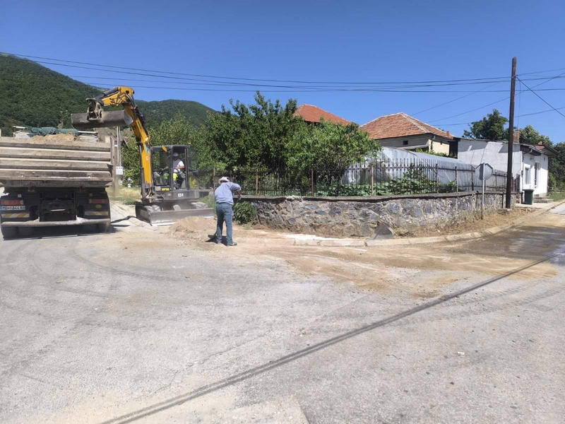 Модернизација на тротоарот на улица „Илија Игески Цветан“ во Македонски Брод