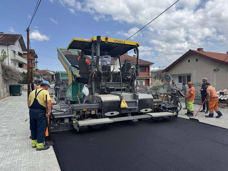 Асфалтирање на ул.„Јане Сандански“